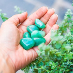 green aventurine, aventurine, pocket crystal, energy crystal, crystals for good luck