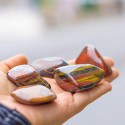 tigrovo železo, tigrovo oko, kristal moči, kristali za energijo, žepni kristal, kristali za zdravje