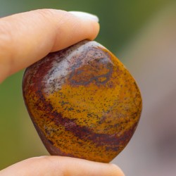 tigrovo železo, tigrovo oko, kristal moči, kristali za energijo, žepni kristal, kristali za zdravje