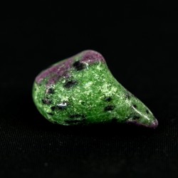 rubin zoisit, rubin zoisit kristal, žepni kristal, kristal poguma, kristal moči