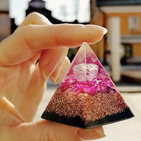 ORGONITE PYRAMID amethyst, orgone energy