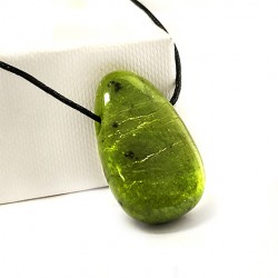 ogrlica s kristalom žad nefrit, energijski nakit, trgovina s kristali