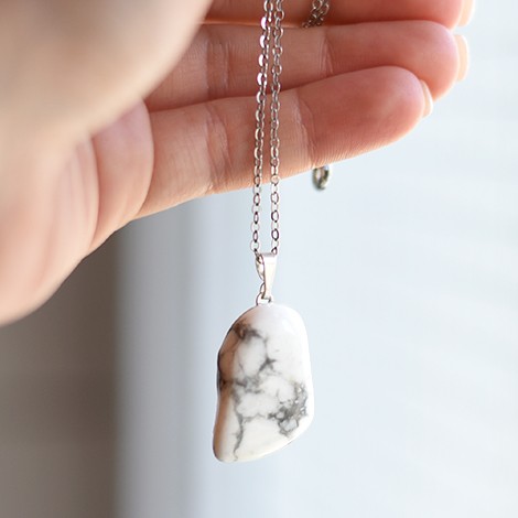 magnezit kristal, trgovina s kristali, obesek za ogrlico