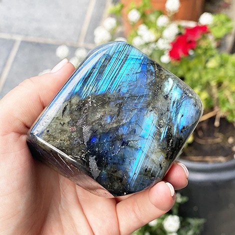 labradorit brušeni kristal, trgovina s kristali, dekorativni kristali