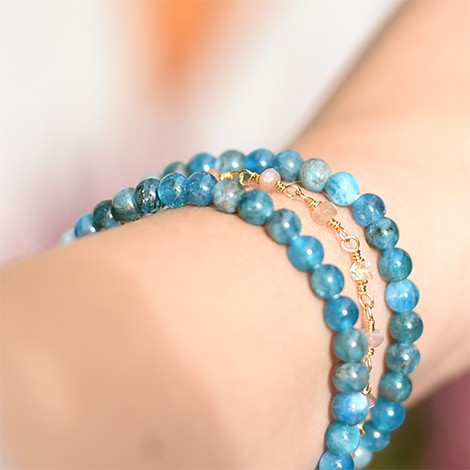 zapestnica s kristalom apatit, energijski nakit, kristal apatit, trgovina s kristali