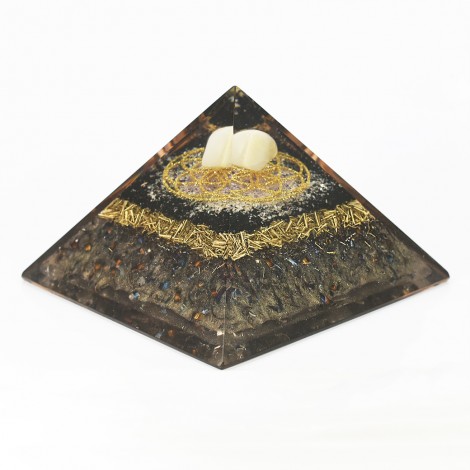 orgonit piramida, ametist, roževec, mesečev kamen, manifestacija