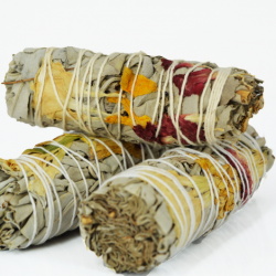 kadilo, beli žajbelj, čiščenje kristalov, čiščenje prostora