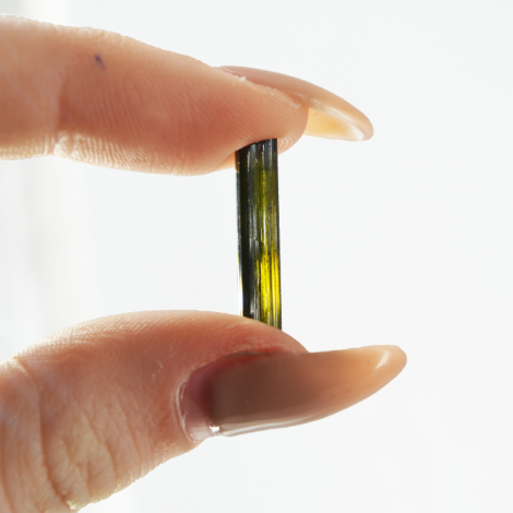 kristal zeleni turmalin, energijski kristal, trgovina s kristali, turmalin, turmalin palčka