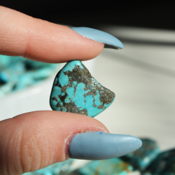 turquoise, turquoise crystal, pocket crystal, generosity crystal, wisdom crystal