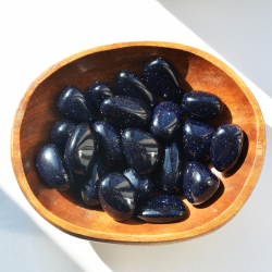 blue sunstone, sunstone, blue sunstone crystal, pocket crystal, motivation crystal, ambition crystal