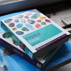 The crystal bible, priročnik za kristale, vodnik po kristalih, knjiga o kristalih, opisi kristalov, uporaba kristalov