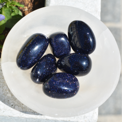 blue sunstone, sunstone, blue sunstone crystal, pocket crystal, motivation crystal, ambition crystal