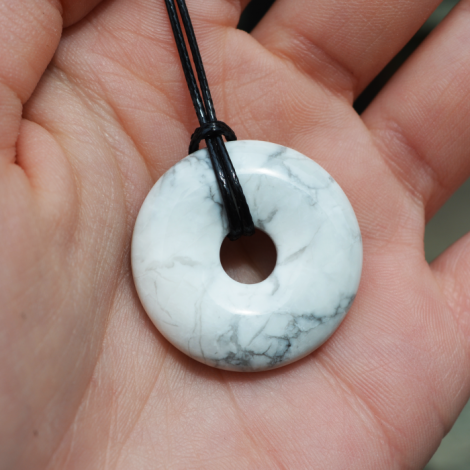 magnezit kristal, magnezit ogrlica, energijski nakit, ogrlica s kristali, trgovina s kristali, magnezit krog