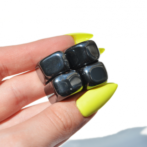 hematite, magnetic hematite, pocket crystal, protection crystal