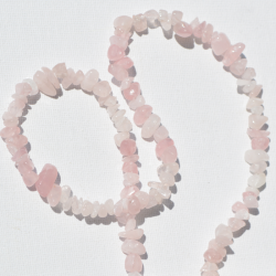 Roževec, roževec kristal, roževec nakit, roževec ogrlica, ogrlica čips, kristali za odnose, kristali za ljubezen