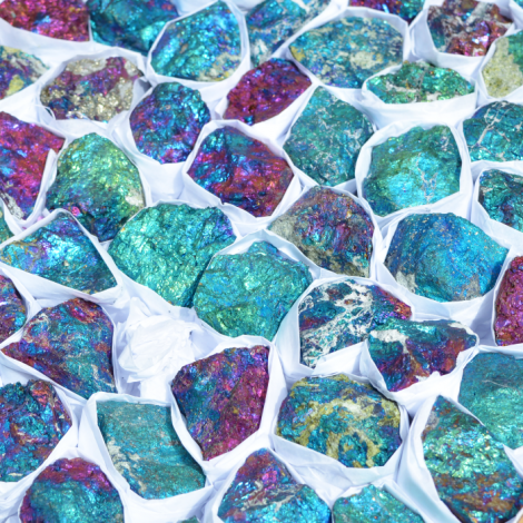 halkopirit nebrušen kristal, halkopirit surovi kristal, kristal za meditacijo