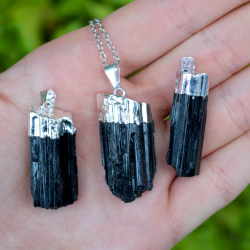 energijski nakit iz črnega turmalina ugodna cena trgovina s kristali