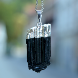 črni turmalin kristal za zaščito ugodna cena