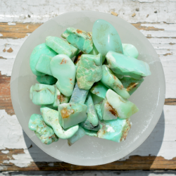 chrysoprase, pocket crystal, energy crystal, green crystals, heart chakra