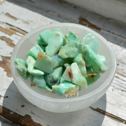 chrysoprase, pocket crystal, energy crystal, green crystals, heart chakra