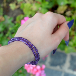 ametist kristal za nespečnost, umiritev, pomiritev tesnobe, anksioznost, trgovina s kristali