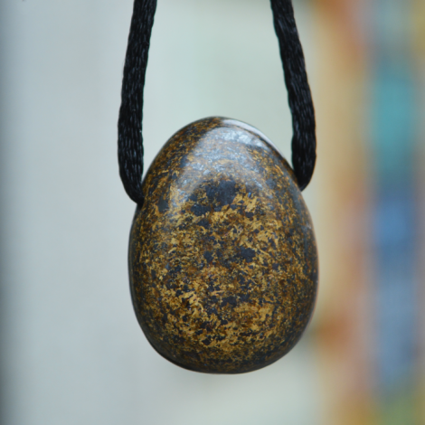 bronzit ogrlica solzica