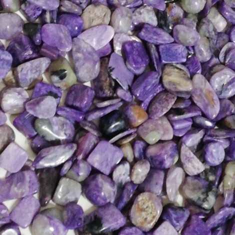 čaroit, čaroit kristal, čaroit kamen, kristal za odnose, majhni kristali