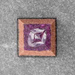 amethyst, orgonite, orgonite pyramid