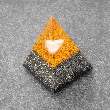 citrine, orgonite, orgonite pyramid