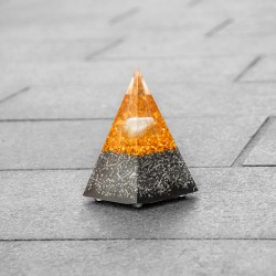 citrine, orgonite, orgonite pyramid