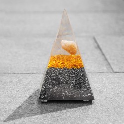 citrine, orgonite, orgonite pyramid