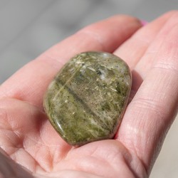 epidot, epidot jaspis, epidot kristal, žepni kristal, kristali za moč, kristali za srečo