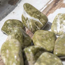epidot, epidot jaspis, epidot kristal, žepni kristal, kristali za moč, kristali za srečo