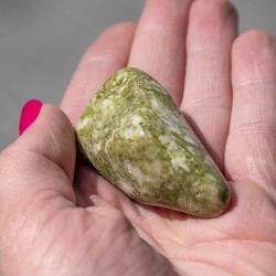 epidot, epidot jaspis, epidot kristal, žepni kristal, kristali za moč, kristali za srečo