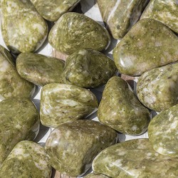 epidot, epidot jaspis, epidot kristal, žepni kristal, kristali za moč, kristali za srečo