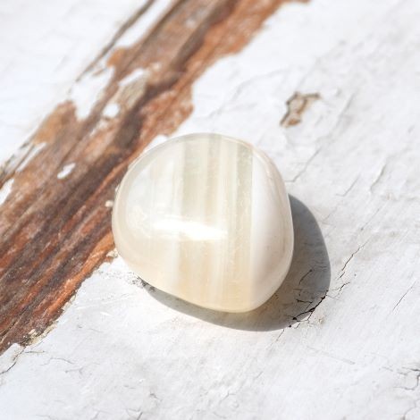 white agate, agate, white agate crystal, pocket crystal, grounding crystal, crystals for meditation
