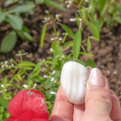 white agate, agate, white agate crystal, pocket crystal, grounding crystal, crystals for meditation