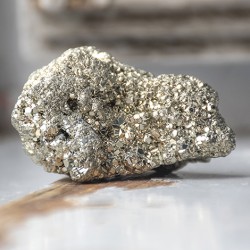 pirit, pirit kristal, pirit nebrušen kos, pirit cena, kristal za obilje, kristali za posel, kristali za denar