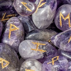Ametist, ametist kristal, ametist rune, rune iz kristalov, nordijske rune, set run, kristali za mir