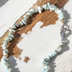 larimar, larimar kristal, larimar nakit, larimar ogrlica, ogrlica čips, kristali proti jezi, kristali za samoljubezen