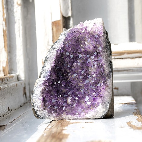amethyst, amethyst crystal, amethyst bigger piece, amethyst geode