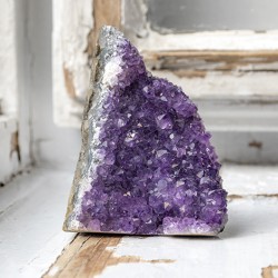 amethyst, amethyst crystal, amethyst bigger piece, amethyst geode