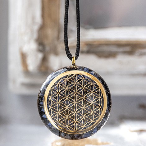 sodalit, črni turmalin, orgonit,orgonit ogrlica, orgonit nakit, kristali za učenje, kristal za komunikacijo, moč , zaščita