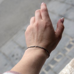 hematit, hematit kristal, hematit zapestnica, kristal za zaščito, kristal za moč