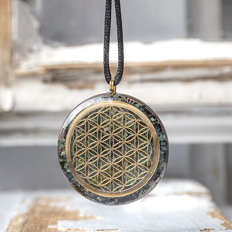 mahovni ahat, črni turmalin, orgonit, orgonit ogrlica, orgonit nakit, kristal sprostitve, mir, stabilnost, zaščita, moč