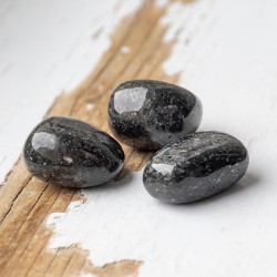 nuummite crystal, nuummite, pocket crystal, protection crystal, energy crystal