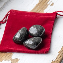 mošnjiček, žametni mošnjiček, žametna vrečka, vrečka za kristale, rdeča žametna vrečka, rdeč žamet