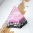 roževec, roževec kristal, orgonit, orgonit piramida, orgonit s kristali, orgoniti proti sevanju, kristal za ljubezen