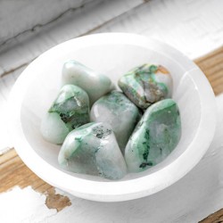 dioptase, dioptase in quartz, pocket crystal, energy crystal, emotions crystal, green crystal
