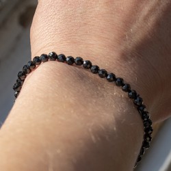 spinel, spinel crystal, spinel bracelet, spinel jewelry, black spinel, protection crystal
